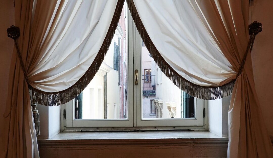 Maximize Your Home’s Style with the Right Curtain Hardware